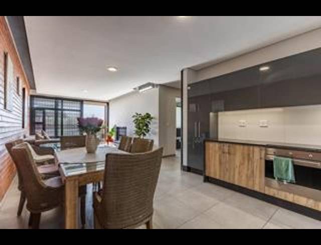 2 BEDROOM PROPERTY TO RENT IN MENLO PARK